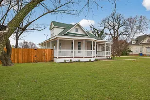 208 S Main St, Collinsville, TX 76233 - Photo 3