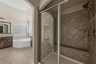 7116 Isle Royal Ln, Irving, TX 75063 - Photo 7