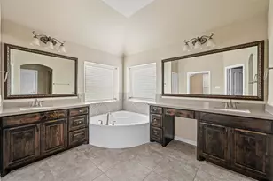 7116 Isle Royal Ln, Irving, TX 75063 - Photo 5