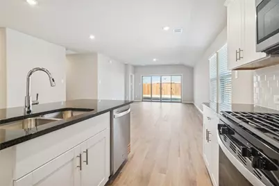 802 Edgehurst Dr, McKinney, TX 75071 - Photo 15