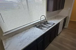 1605 Willowbrook St, Lancaster, TX 75134 - Photo 5