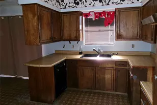 538 E Massey St, Athens, TX 75751 - Photo 9