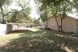 1065 W Pecan St, Stephenville, TX 76401 - Photo 37