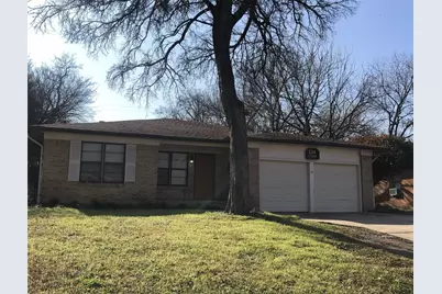 124 E Vilbig Street, Irving, TX 75060 - Photo 1