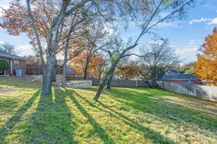 808 Shady Glen Ct, Fort Worth, TX 76120 - Photo 33