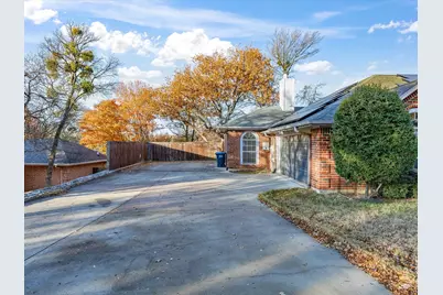 808 Shady Glen Court, Fort Worth, TX 76120 - Photo 5
