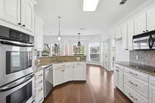 808 Shady Glen Ct, Fort Worth, TX 76120 - Photo 11