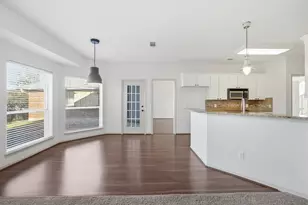 808 Shady Glen Ct, Fort Worth, TX 76120 - Photo 13