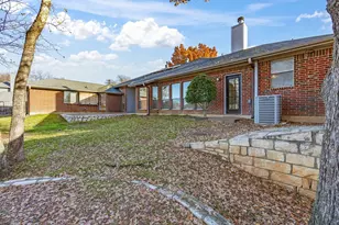 808 Shady Glen Ct, Fort Worth, TX 76120 - Photo 37