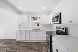 807 Adkins St, Bowie, TX 76230 - Photo 9