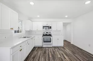 807 Adkins St, Bowie, TX 76230 - Photo 9