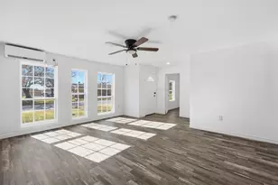 807 Adkins St, Bowie, TX 76230 - Photo 5