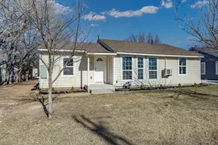 807 Adkins St, Bowie, TX 76230 - Photo 1