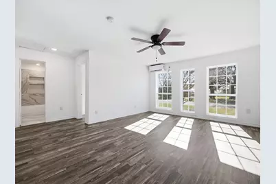 807 Adkins Street, Bowie, TX 76230 - Photo 5
