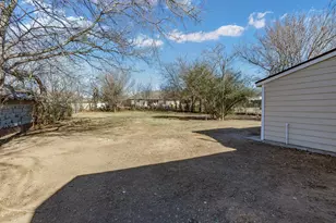 807 Adkins St, Bowie, TX 76230 - Photo 27