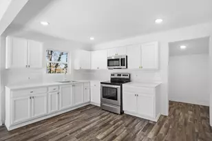 807 Adkins St, Bowie, TX 76230 - Photo 7