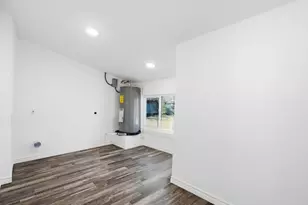 807 Adkins St, Bowie, TX 76230 - Photo 21