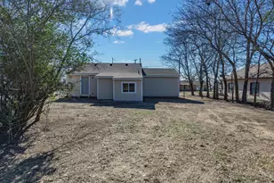 807 Adkins St, Bowie, TX 76230 - Photo 29