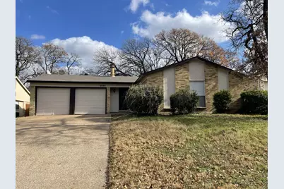 4805 Crestmont Court, Arlington, TX 76017 - Photo 1