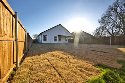 302 W Pine Street, Whitewright, TX 75491 - Photo 27