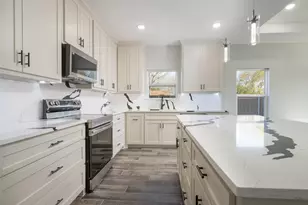 302 W Pine St, Whitewright, TX 75491 - Photo 5