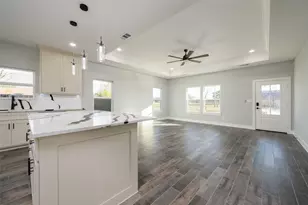 302 W Pine St, Whitewright, TX 75491 - Photo 5