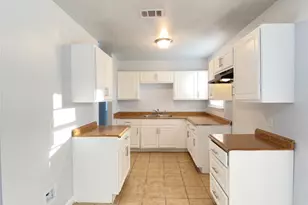 905 Milam Dr, Euless, TX 76039 - Photo 9