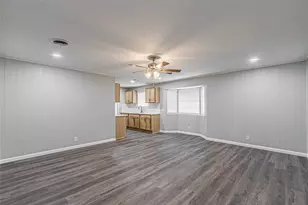 1205 Navaho St, Arlington, TX 76012 - Photo 3