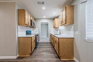 1205 Navaho St, Arlington, TX 76012 - Photo 5