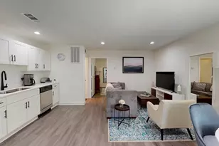 321 E 8th St, Dallas, TX 75203 - Photo 1