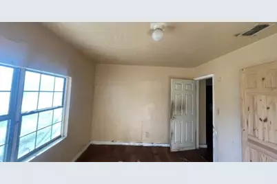 4505 Quails Lane, Fort Worth, TX 76119 - Photo 11