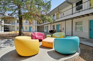 321 E 8th St, Dallas, TX 75203 - Photo 13