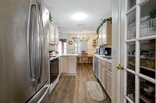 703 Windridge Ln, Burleson, TX 76028 - Photo 9