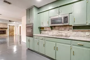 1114 Willow Creek Rd, Cleburne, TX 76033 - Photo 21