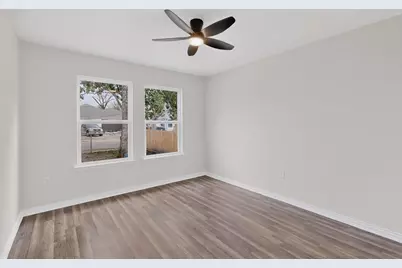 1541 Caldwell Street, Dallas, TX 75223 - Photo 23