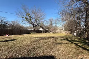 715 W Munson St, Denison, TX 75020 - Photo 19