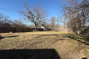 715 W Munson St, Denison, TX 75020 - Photo 21