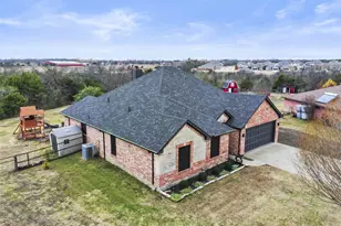 129 Avalon Dr, Princeton, TX 75407 - Photo 3