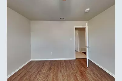 215 Bobbie Ann Court, Granbury, TX 76049 - Photo 11