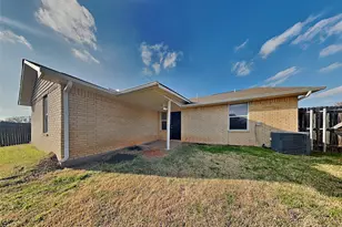 215 Bobbie Ann Ct, Granbury, TX 76049 - Photo 15