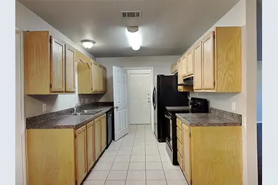 215 Bobbie Ann Court, Granbury, TX 76049 - Photo 5