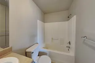 215 Bobbie Ann Ct, Granbury, TX 76049 - Photo 9