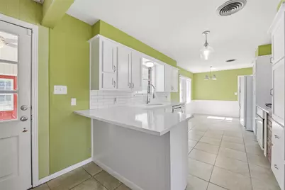 6049 Wimbleton Way, Fort Worth, TX 76133 - Photo 5