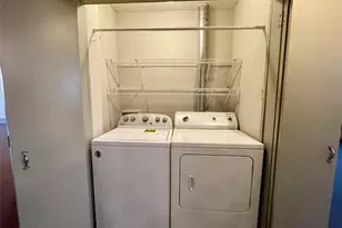 105 W Hickory St, Denton, TX 76201 - Photo 13