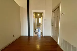 105 W Hickory St, Denton, TX 76201 - Photo 11