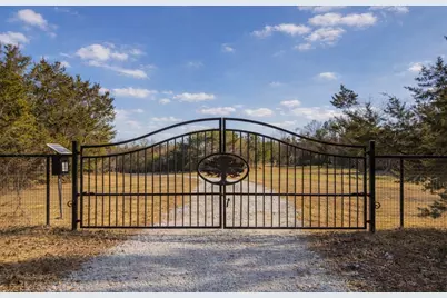 100 Creekview, Blum, TX 76627 - Photo 25