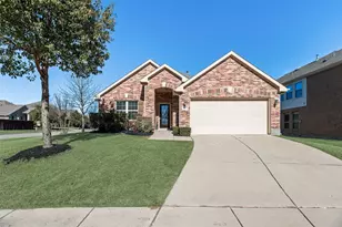 2401 Sun Creek Dr, Little Elm, TX 75068 - Photo 3