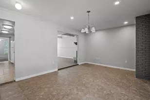 2156 Fleur De Lis Ct, Arlington, TX 76012 - Photo 7