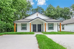 408 W 6th St, Bonham, TX 75418 - Photo 1