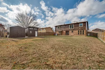 1017 Meadow Creek Drive, Lancaster, TX 75146 - Photo 25